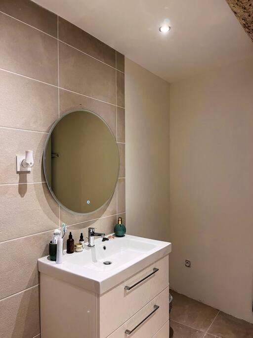 Appartement Charmant Et Calme Dans L'Herault Poussan ภายนอก รูปภาพ