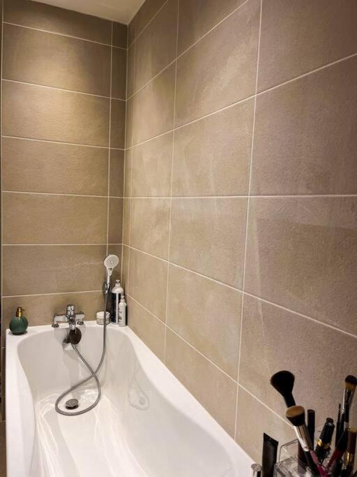 Appartement Charmant Et Calme Dans L'Herault Poussan ภายนอก รูปภาพ