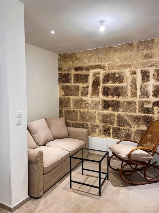 Appartement Charmant Et Calme Dans L'Herault Poussan ภายนอก รูปภาพ